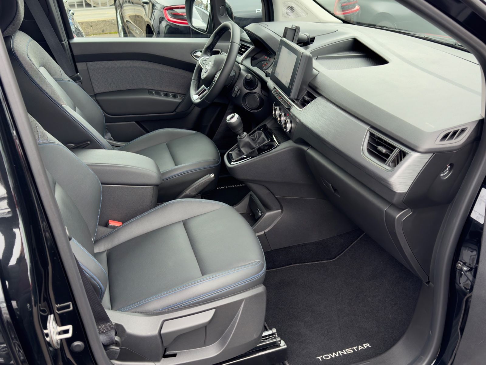 Fahrzeugabbildung Nissan Townstar Kombi L1 Tekna Leder Klima 360° Sitzhz