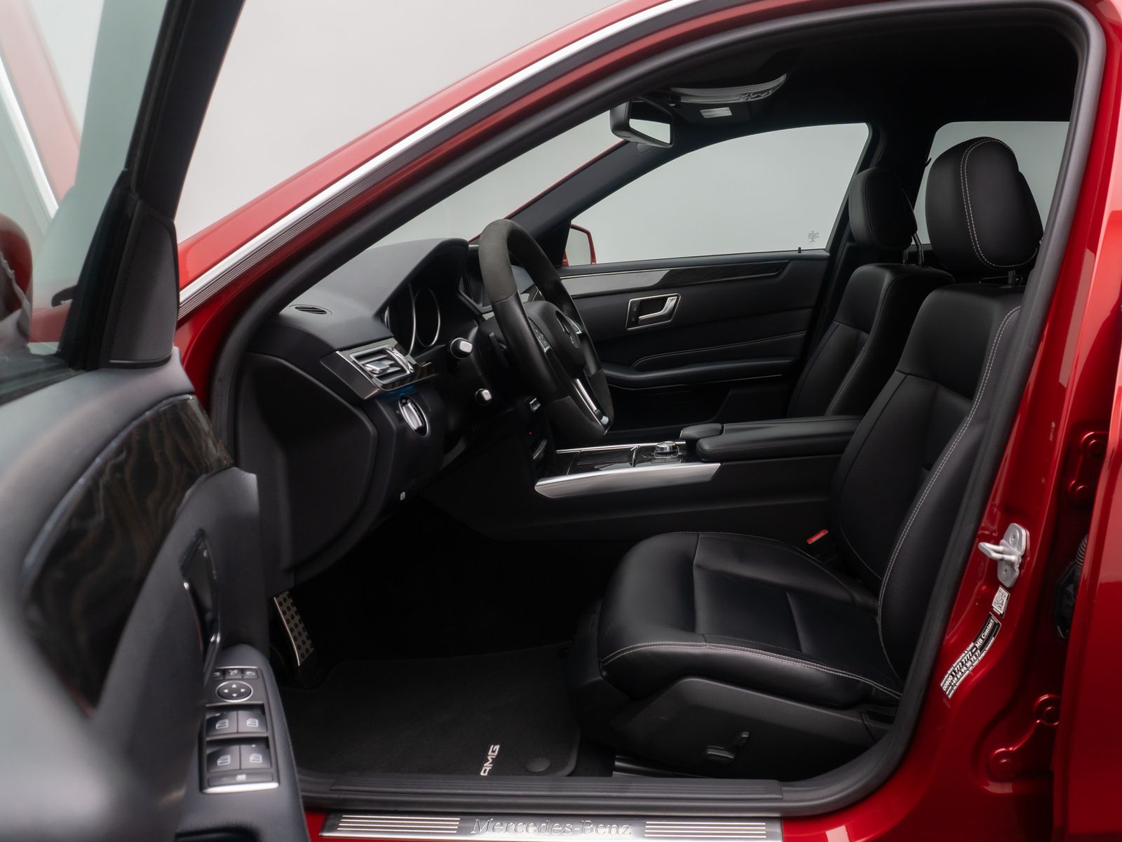 Fahrzeugabbildung Mercedes-Benz E 350 BlueTEC PDC Navi Tempomat LED Leder 18Zoll