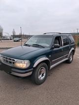 Ford Explorer - Ford Explorer: For
