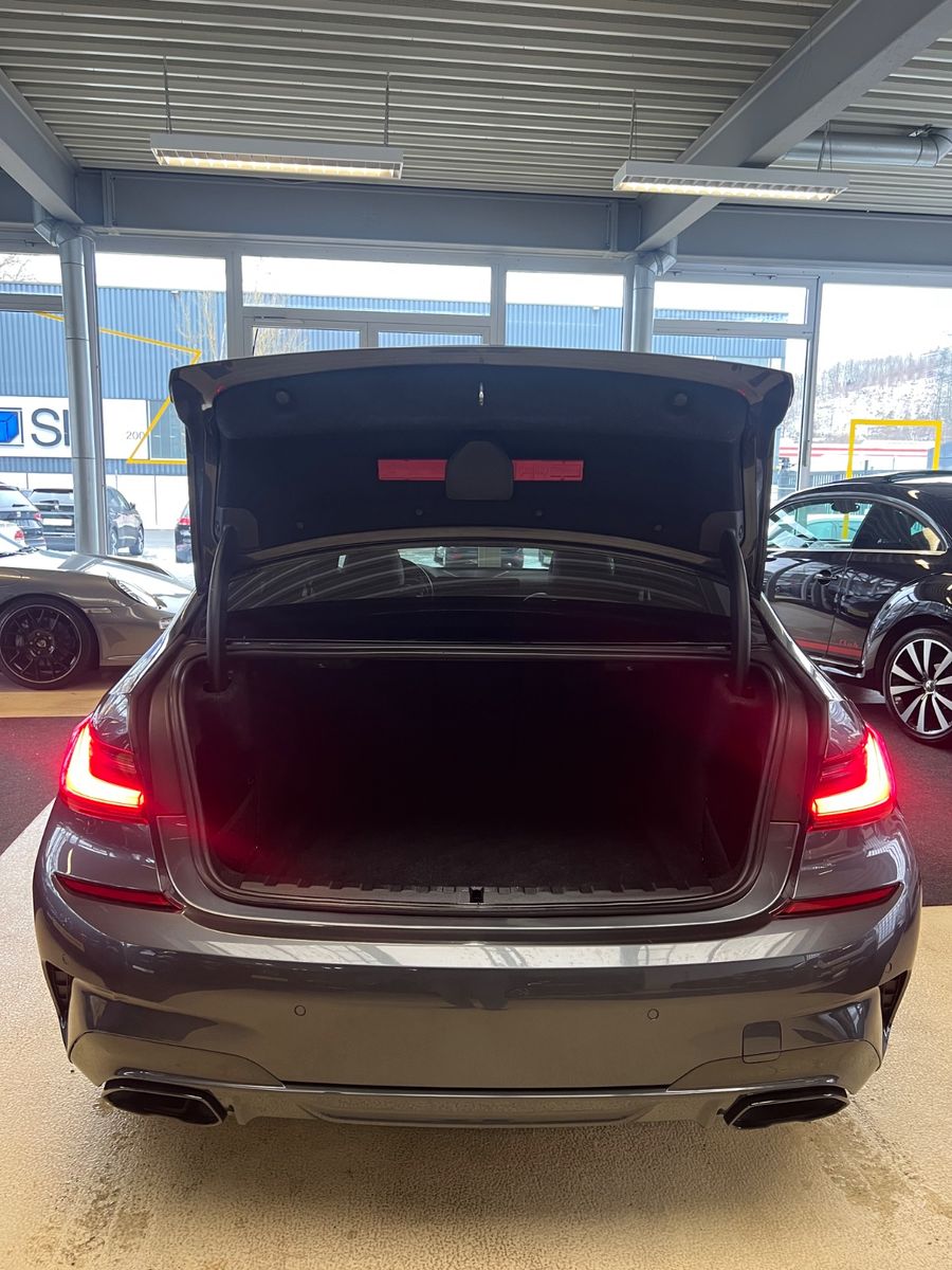 Fahrzeugabbildung BMW M340i Lim. xDrive * 1.HAND *SCHECKHEFT-BMW*360*