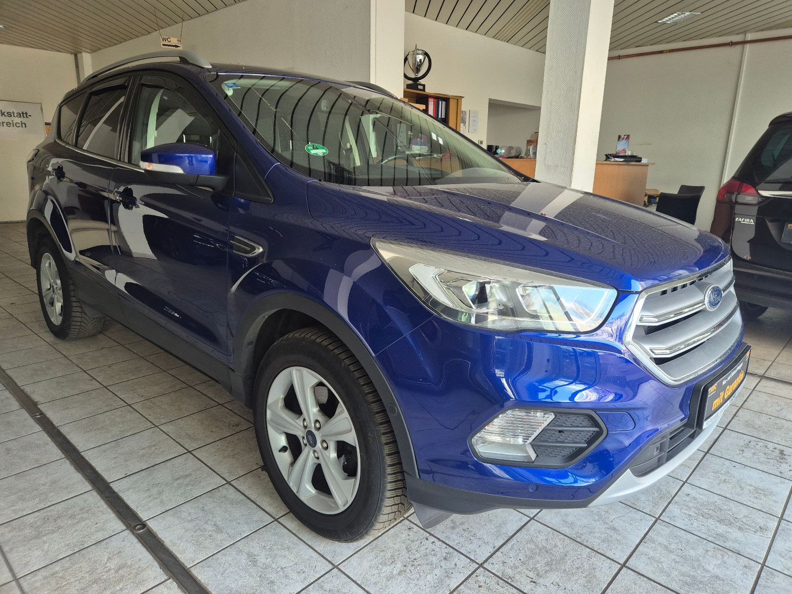 Ford Kuga - 1