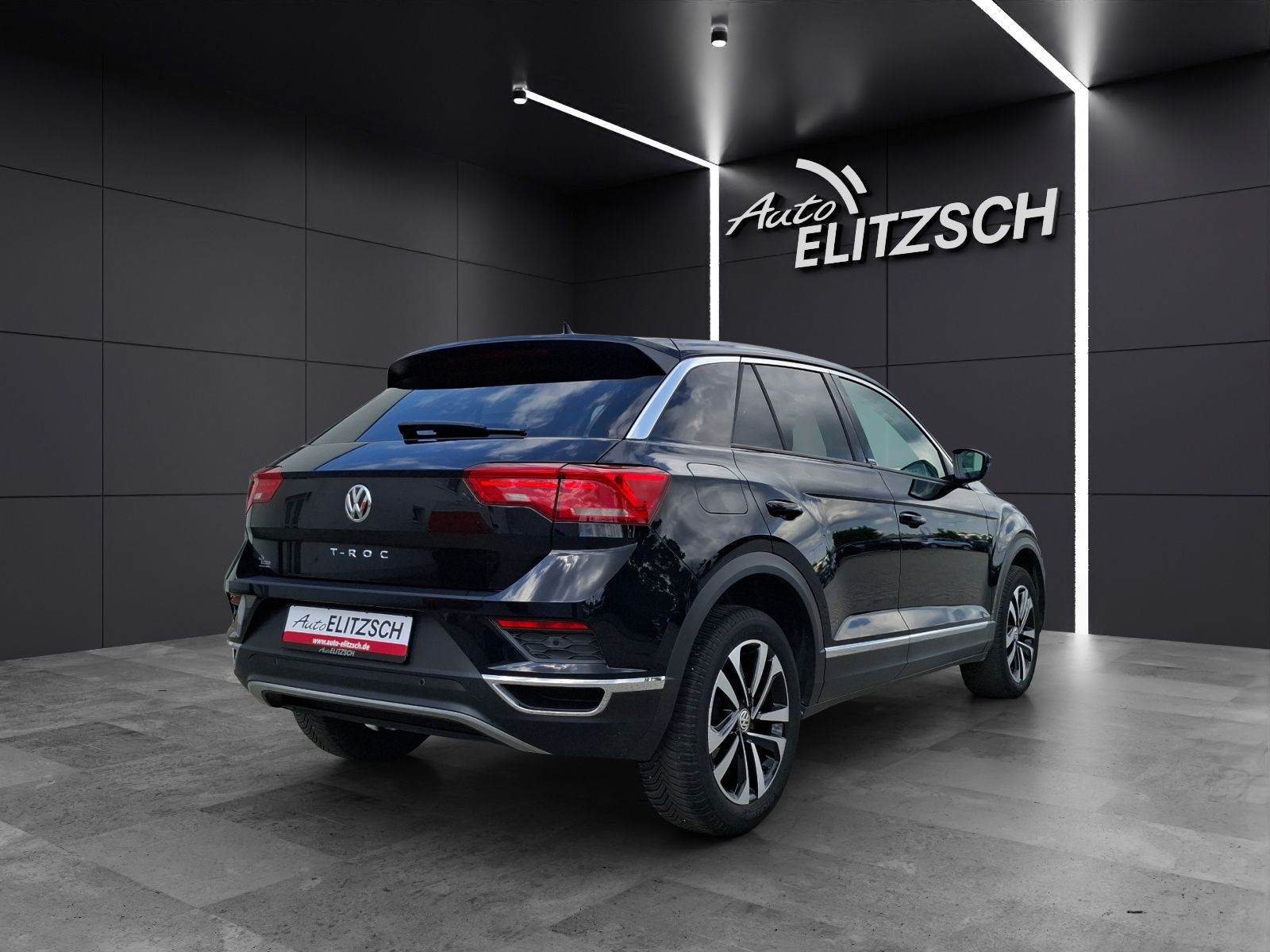 Fahrzeugabbildung Volkswagen T-Roc TSI United Navi ACC PDC SH LM