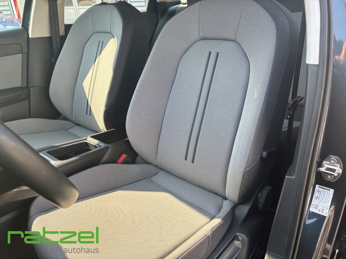 Fahrzeugabbildung SEAT Leon Sportstourer Style 1.0 eTSI 7-Gang Automati