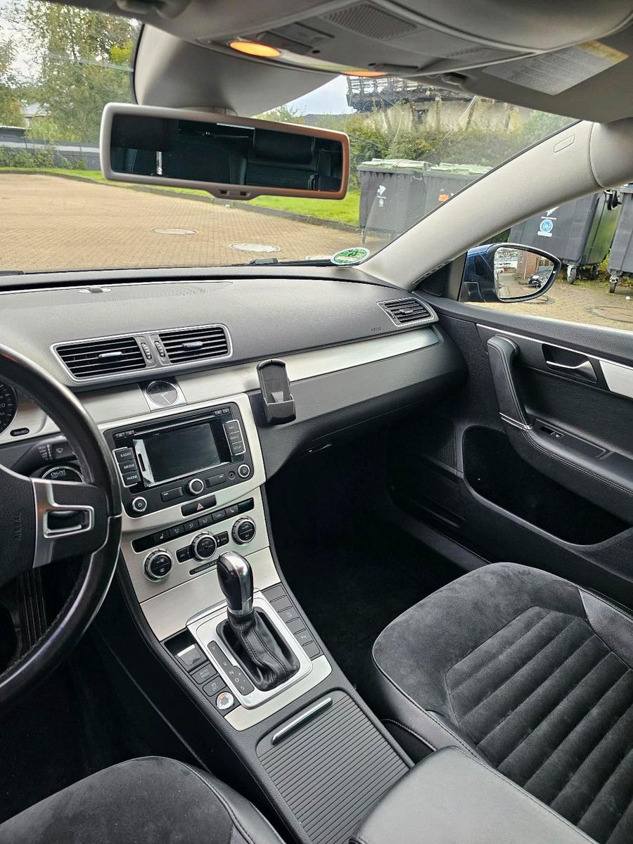 Volkswagen Passat 2012 — photo 13