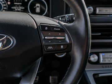 Hyundai Kona Trend Elektro 2WD Kamera Schiebedach LED