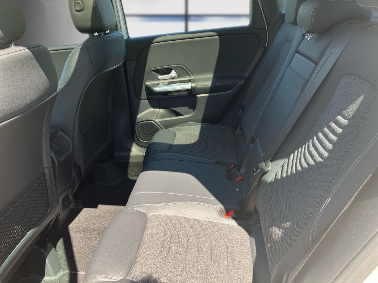Fahrzeugabbildung Mercedes-Benz B 200 PANO+AHK+360°+MEMORY+