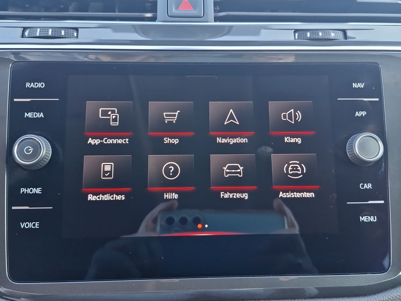 Fahrzeugabbildung Volkswagen Tiguan L 2.0 TDI AHZ MATRIX DSG 4x4 Keyless SH