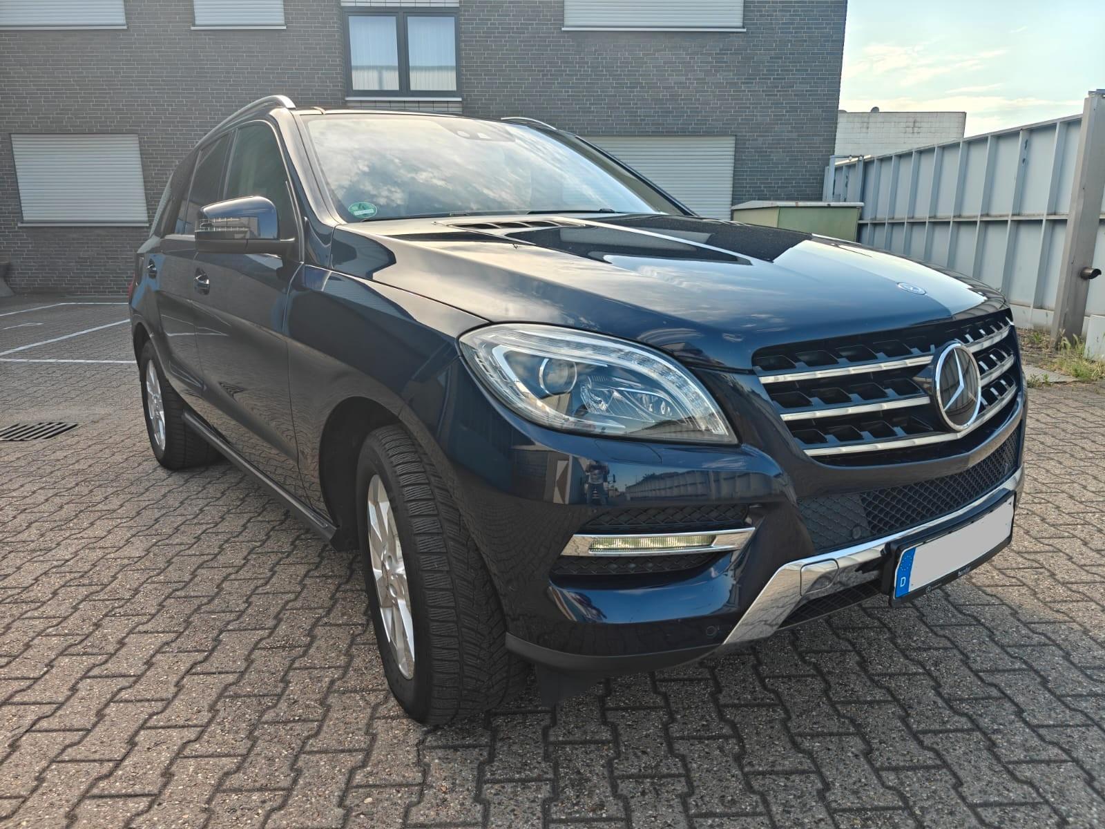 Mercedes-Benz ML350 BlueTEC 4MATIC-STH.-PANOR.D-AHK,VOLLEDER