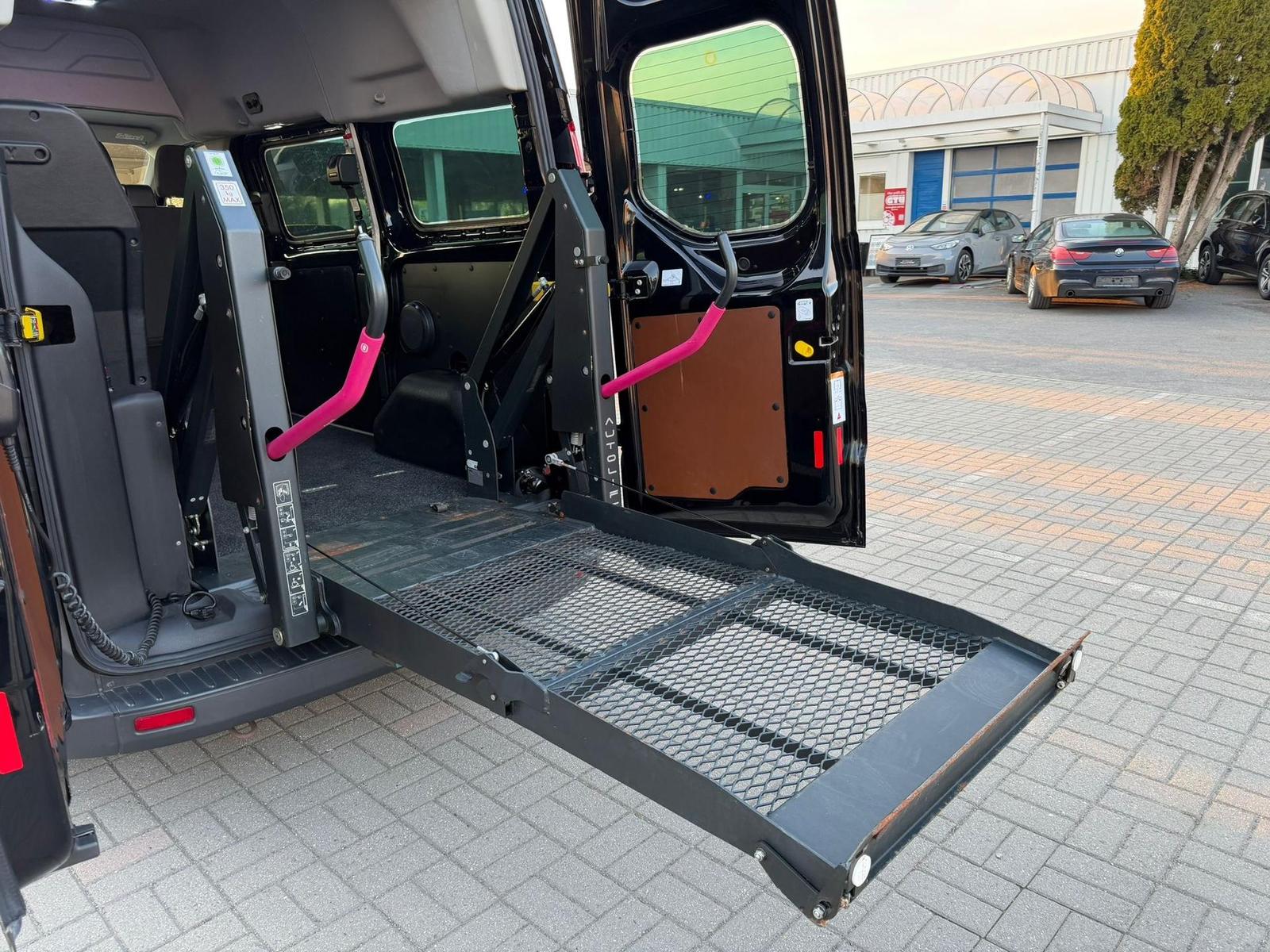 Ford Transit Custom Ambiente Behindertengerecht