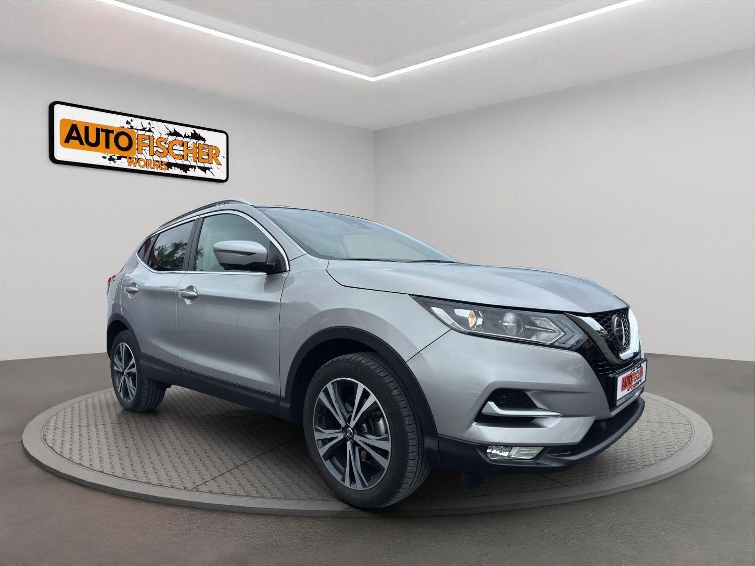 Nissan Qashqai N-Connecta  Kamera  Navi  Pano
