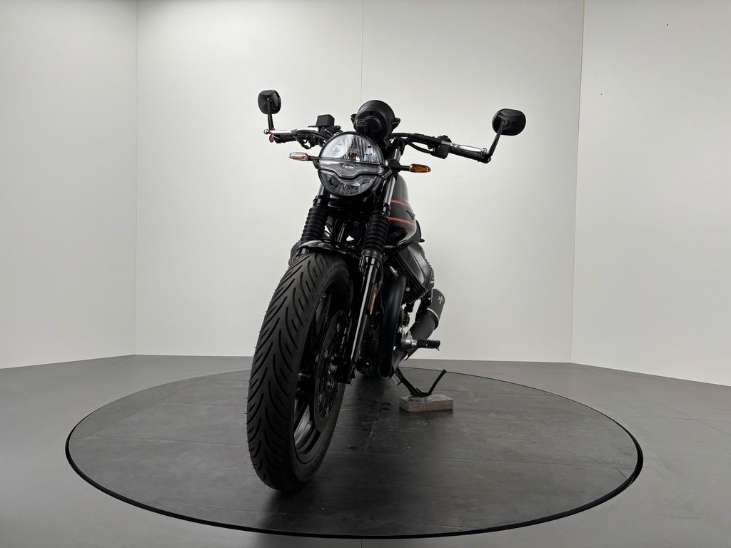 Fahrzeugabbildung Moto Guzzi V7 IV STONE SPECIAL EDITION *ARROW *NEUWERTIG