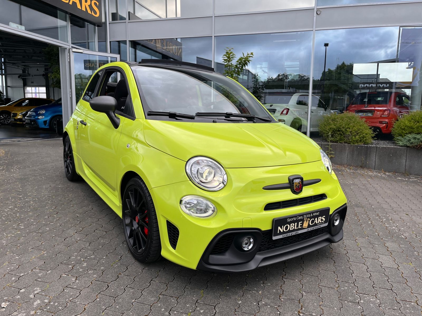 Fahrzeugabbildung Abarth 595 Competizione NAVI Xenon ALU