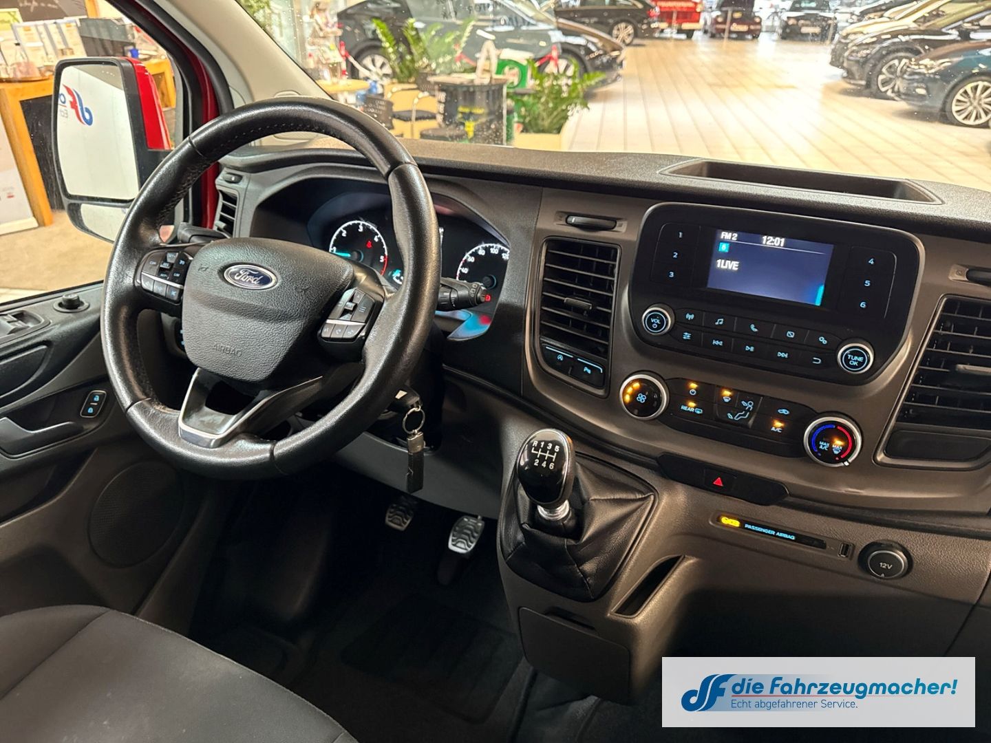 Fahrzeugabbildung Ford Transit Custom Tourneo Kombi 320 L1 Trend *6145