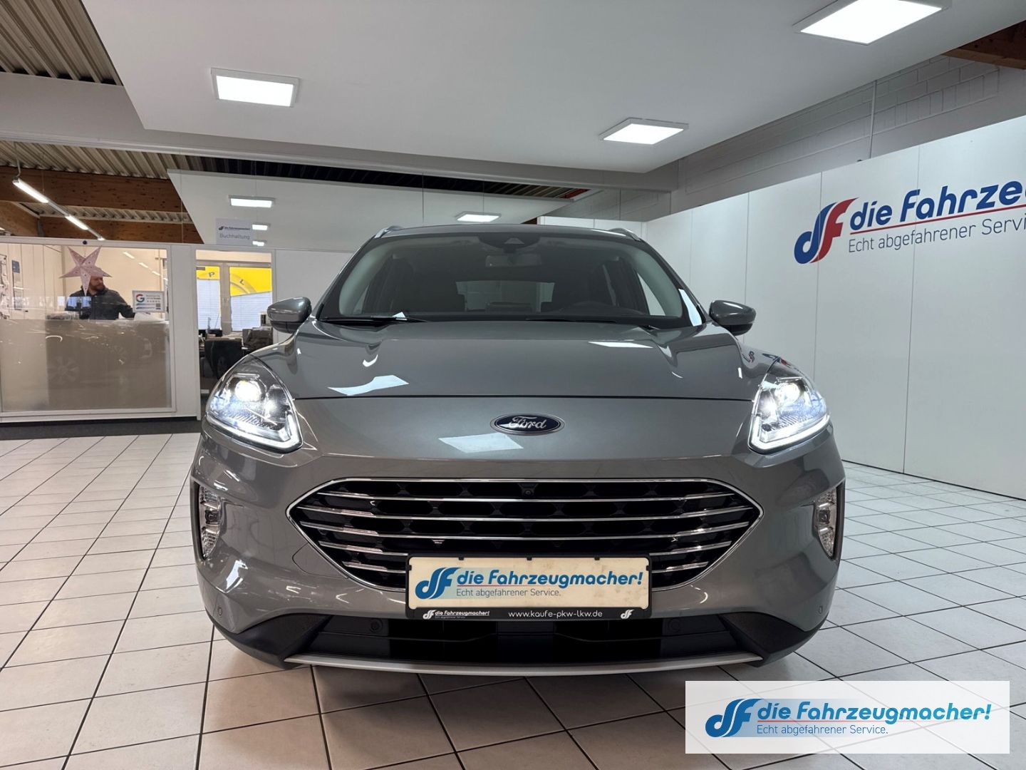 Fahrzeugabbildung Ford Kuga Titanium X HUD Navi Digitales Cockpit Sound