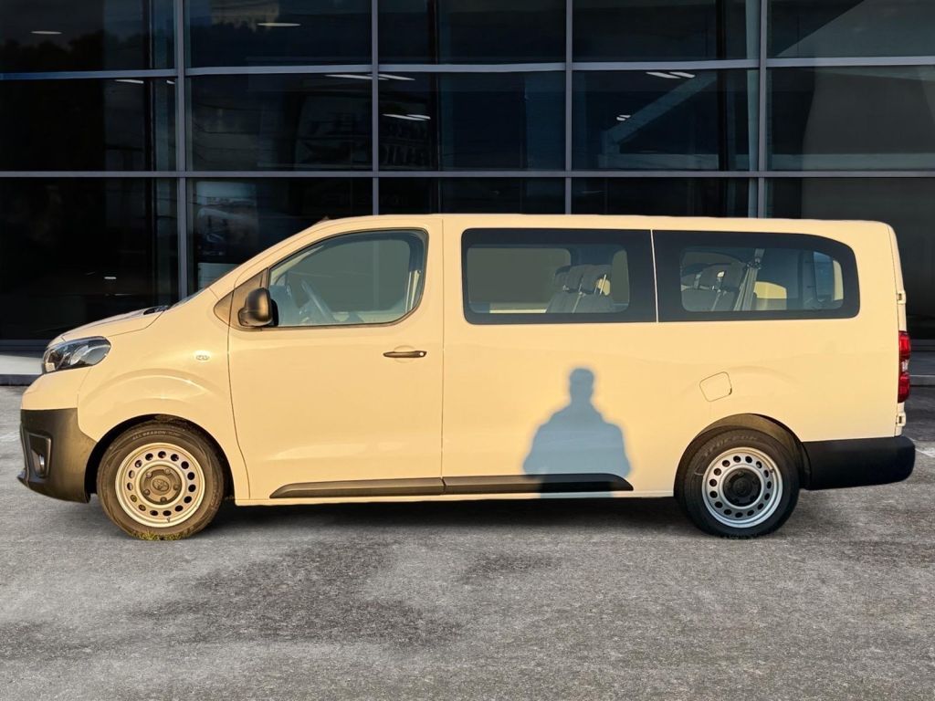 Fahrzeugabbildung Toyota Proace 2,0-l-D-4D L2 (9-Si.) Comfort
