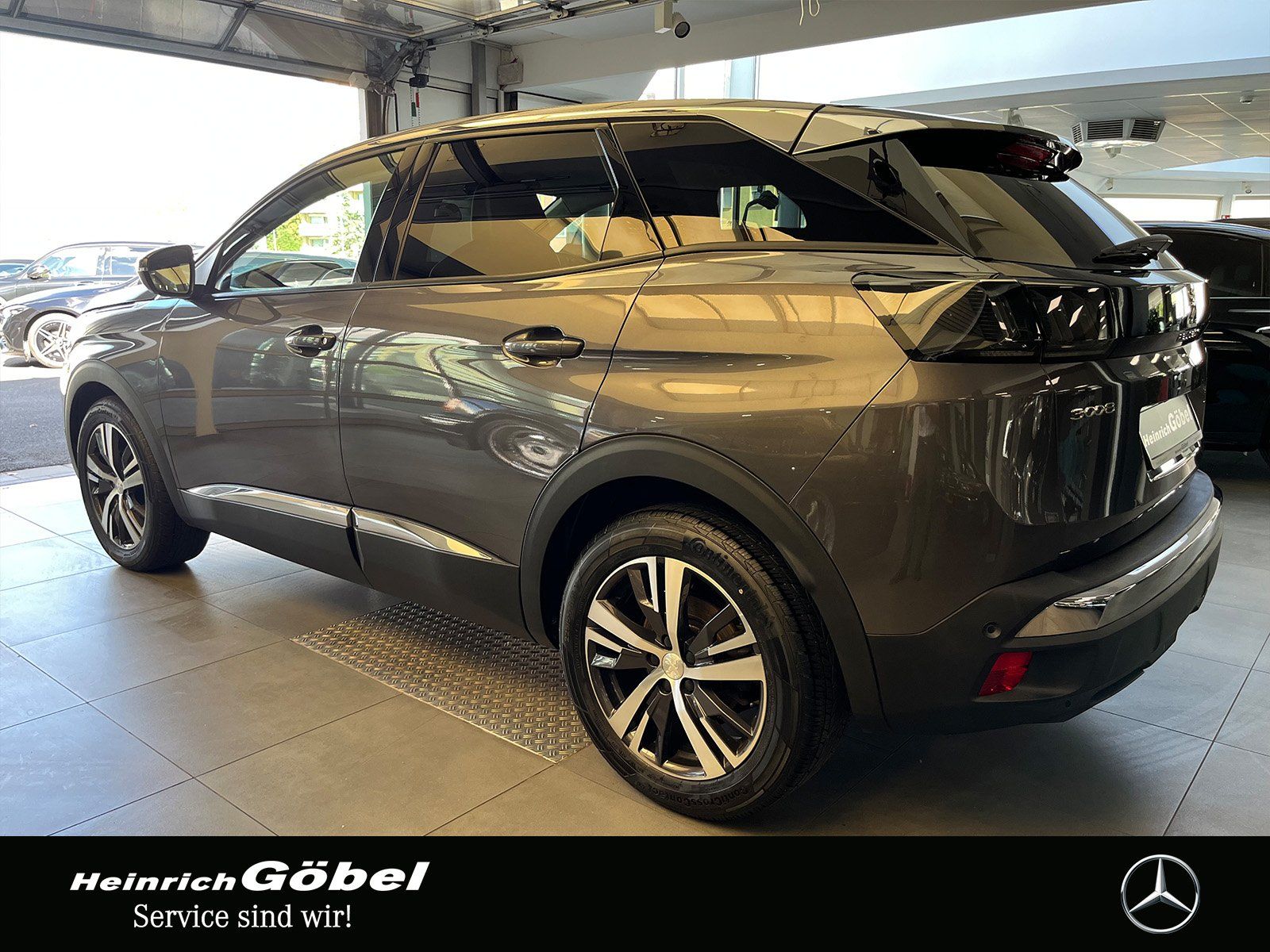 Fahrzeugabbildung Peugeot 3008 1.5 BlueHDi 130 Allure Pack AHK+NAVI+KAMERA