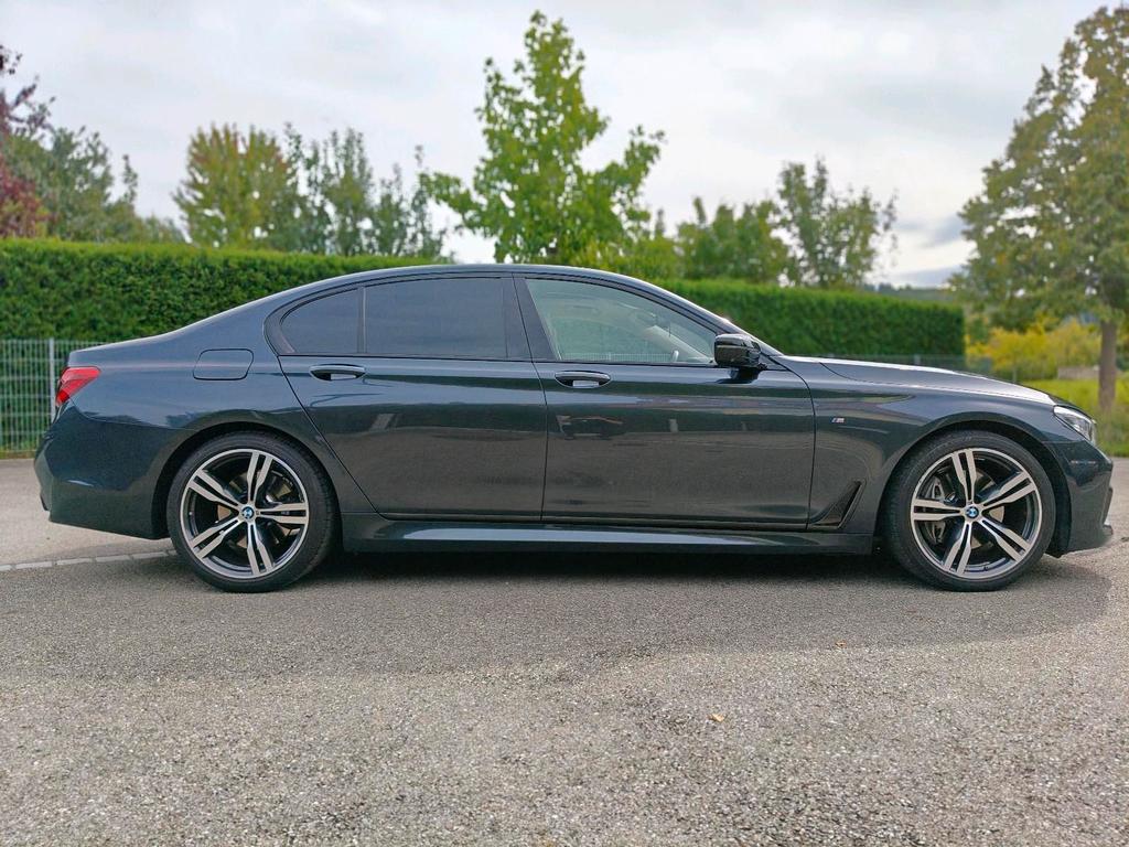 BMW 730
