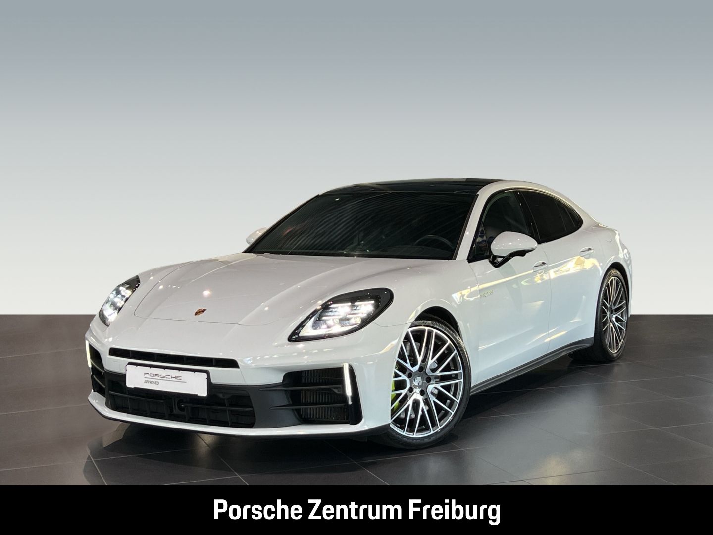 Porsche Panamera 4S E-Hybrid InnoDrive HA-Lenkung HUD