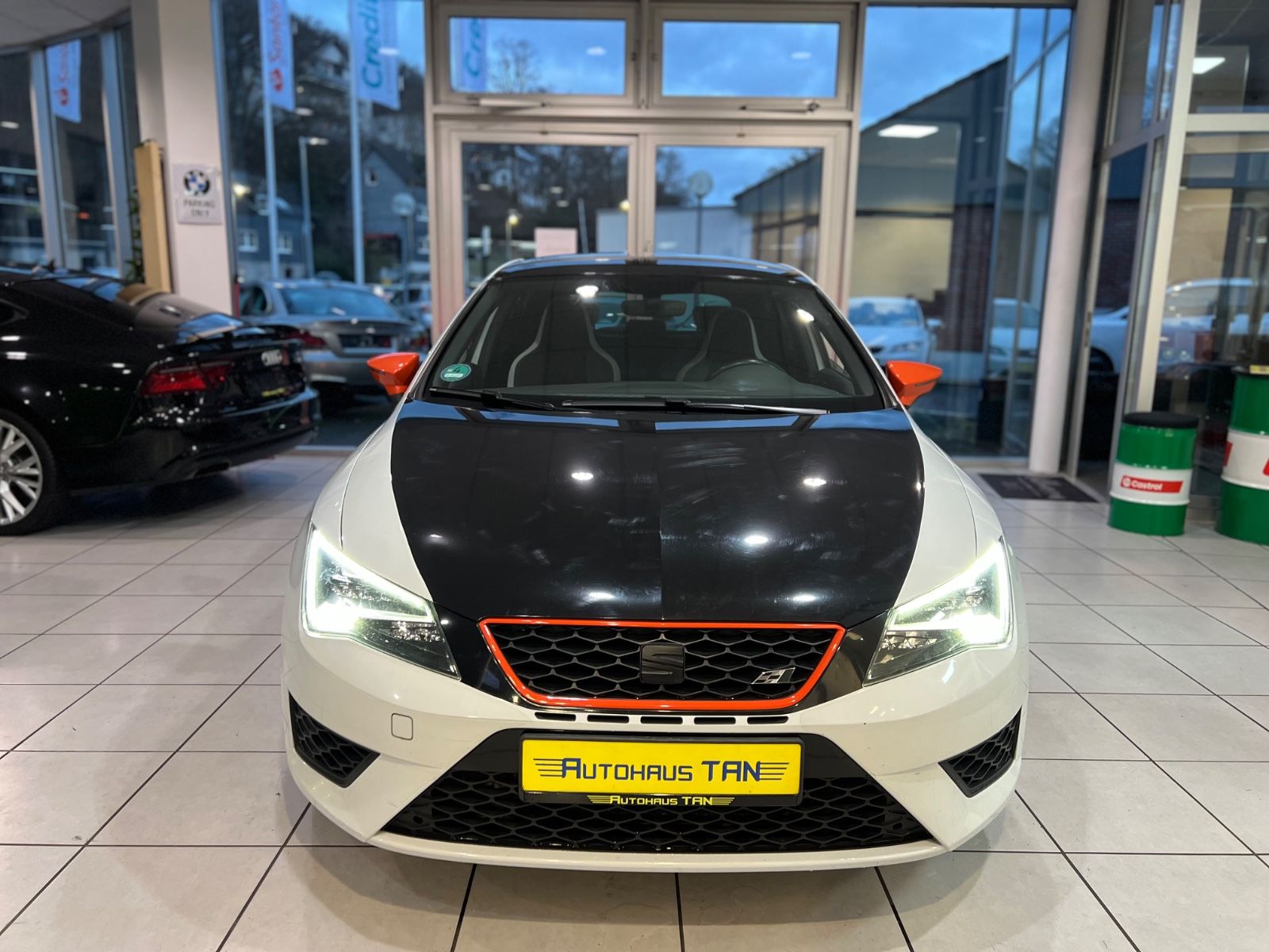 Fahrzeugabbildung SEAT Leon Cupra 290 DSG *ORANGE LINE * SCHALENSITZE *
