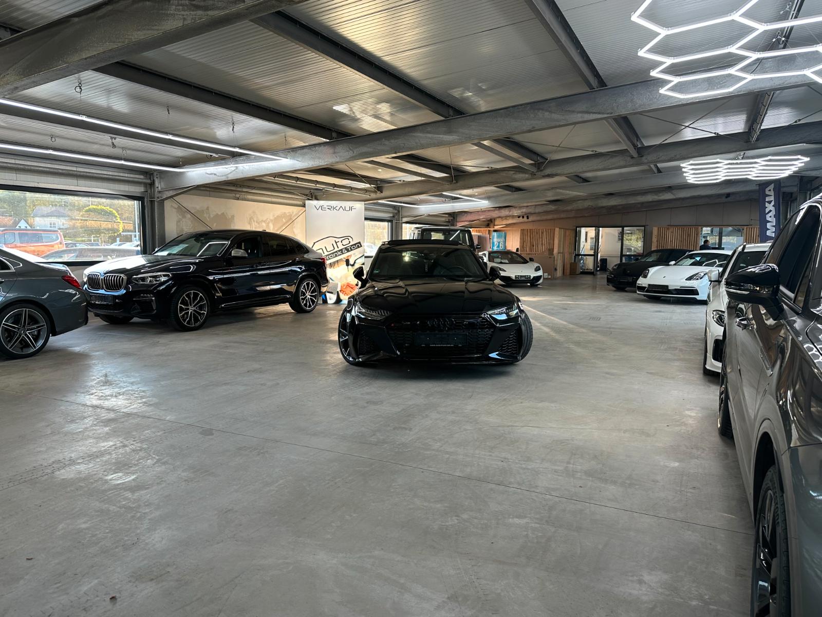 showroom-image-top