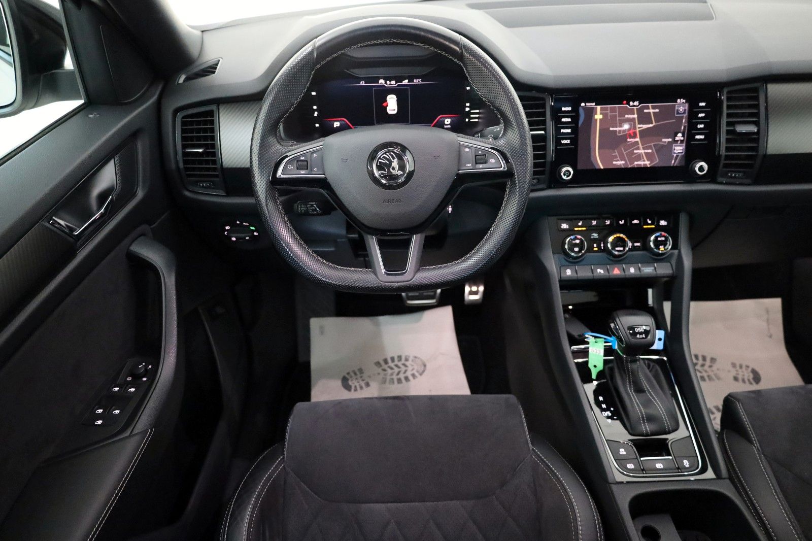 Fahrzeugabbildung SKODA Kodiaq Sportline 4x4 Leder,Navi,LED,PanDach,ACC