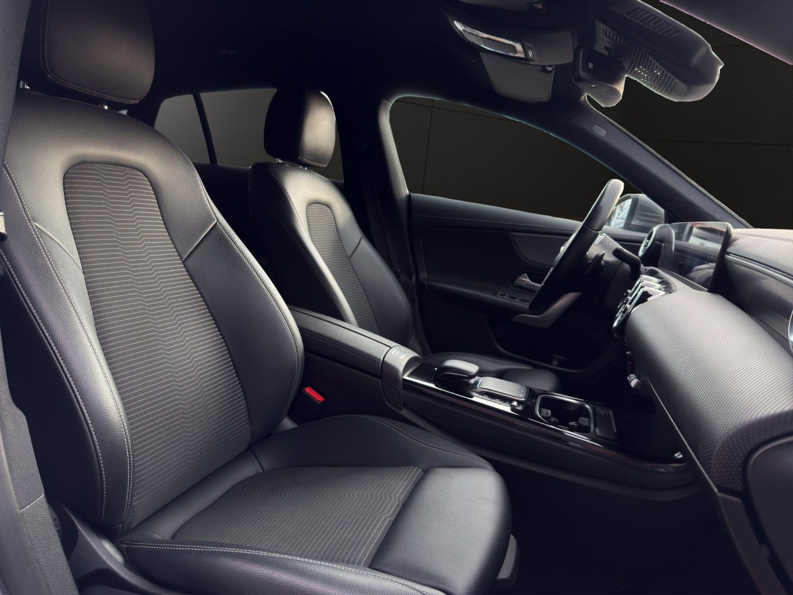 Fahrzeugabbildung Mercedes-Benz CLA 200d Shooting Brake *Dig.Cock*AHK*LED*MBUX