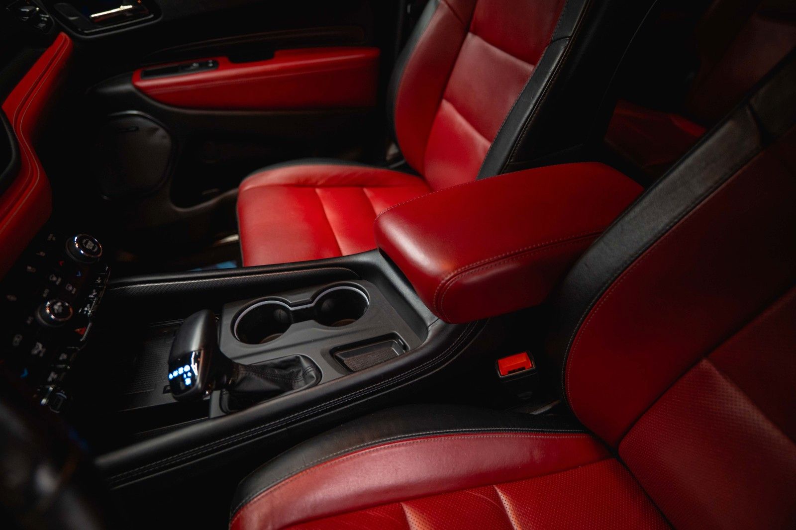 Fahrzeugabbildung Dodge Durango 5.7 V8 R/T 4x4 Night-Paket Modell 22 LED