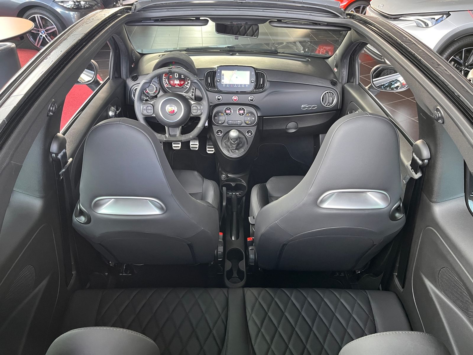 Fahrzeugabbildung Abarth 695C Cabrio KLIMA NAV BEATS LEDER