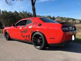 Dodge Challenger 5,7 V8 Hemi - mit LPG-Antrieb: Rot