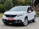 Peugeot 2008 Style - Peugeot: Style