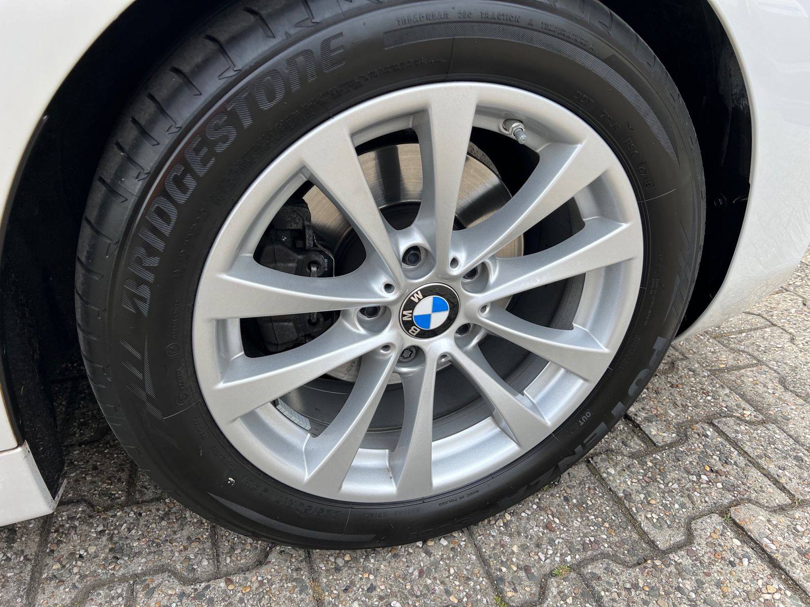 Fahrzeugabbildung BMW 420 Baureihe 4 Coupe 420 d  1-HAND LED NAVI