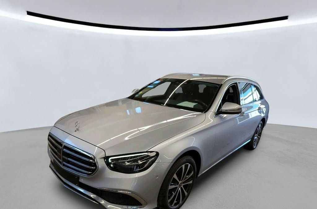 Image of Mercedes-Benz E 300