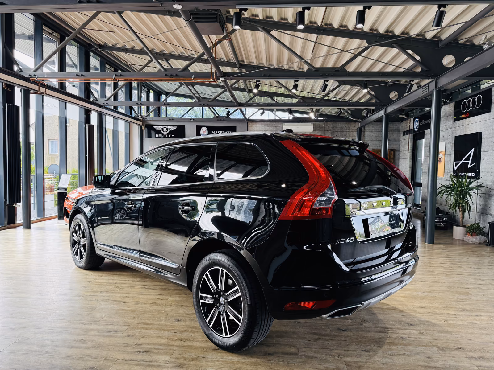 Volvo XC60 Summum 2WD*KAMERA*NAVI*LEDER*