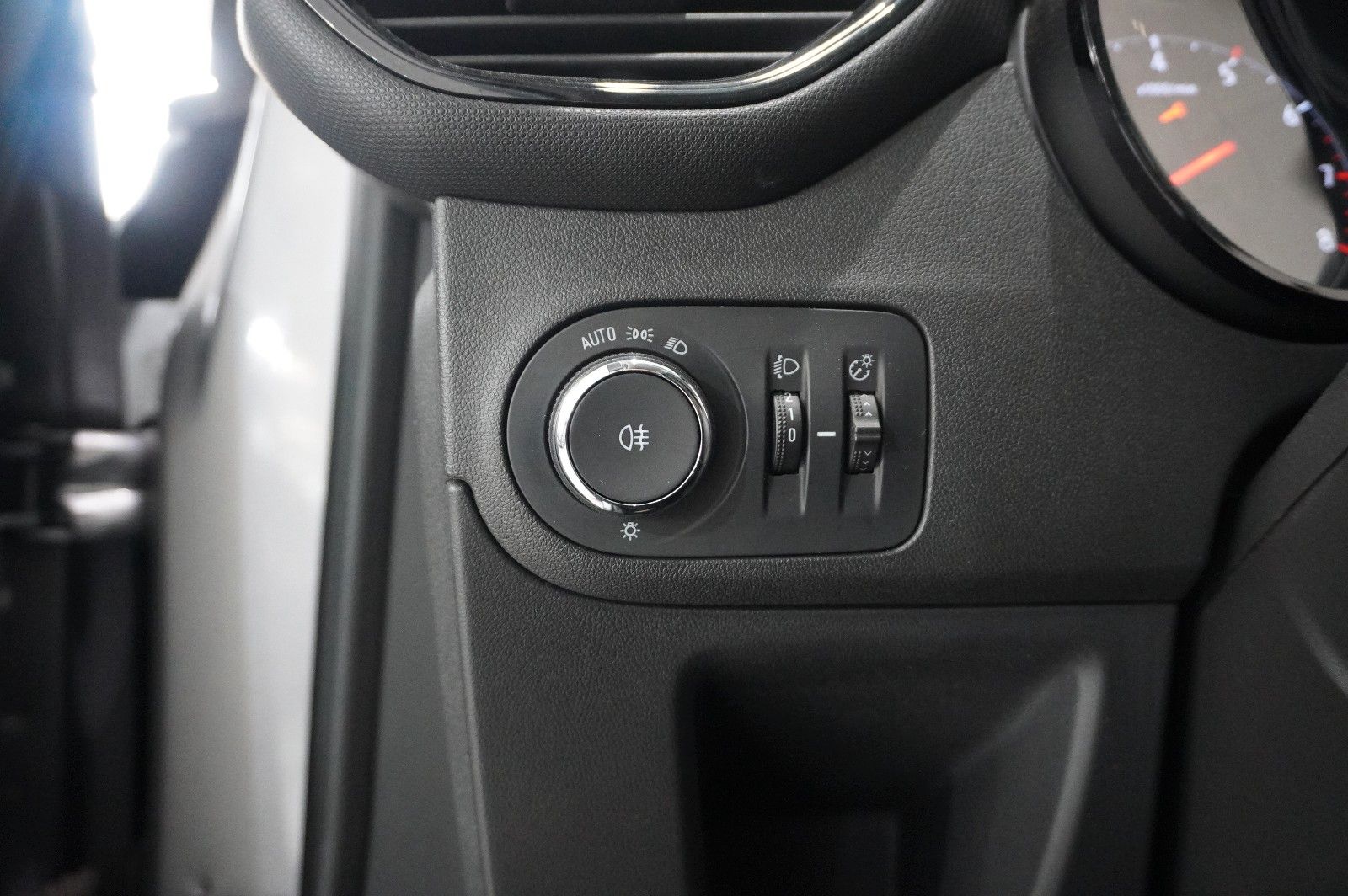Fahrzeugabbildung Opel Crossland (X) 1.2 EDITION NAVI/LED/KAMERA/DAB+