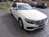 Mercedes-Benz E 200 d Autom. - - Mercedes-Benz E 200 mit Diesel-Antrieb: Taxi, Limousine