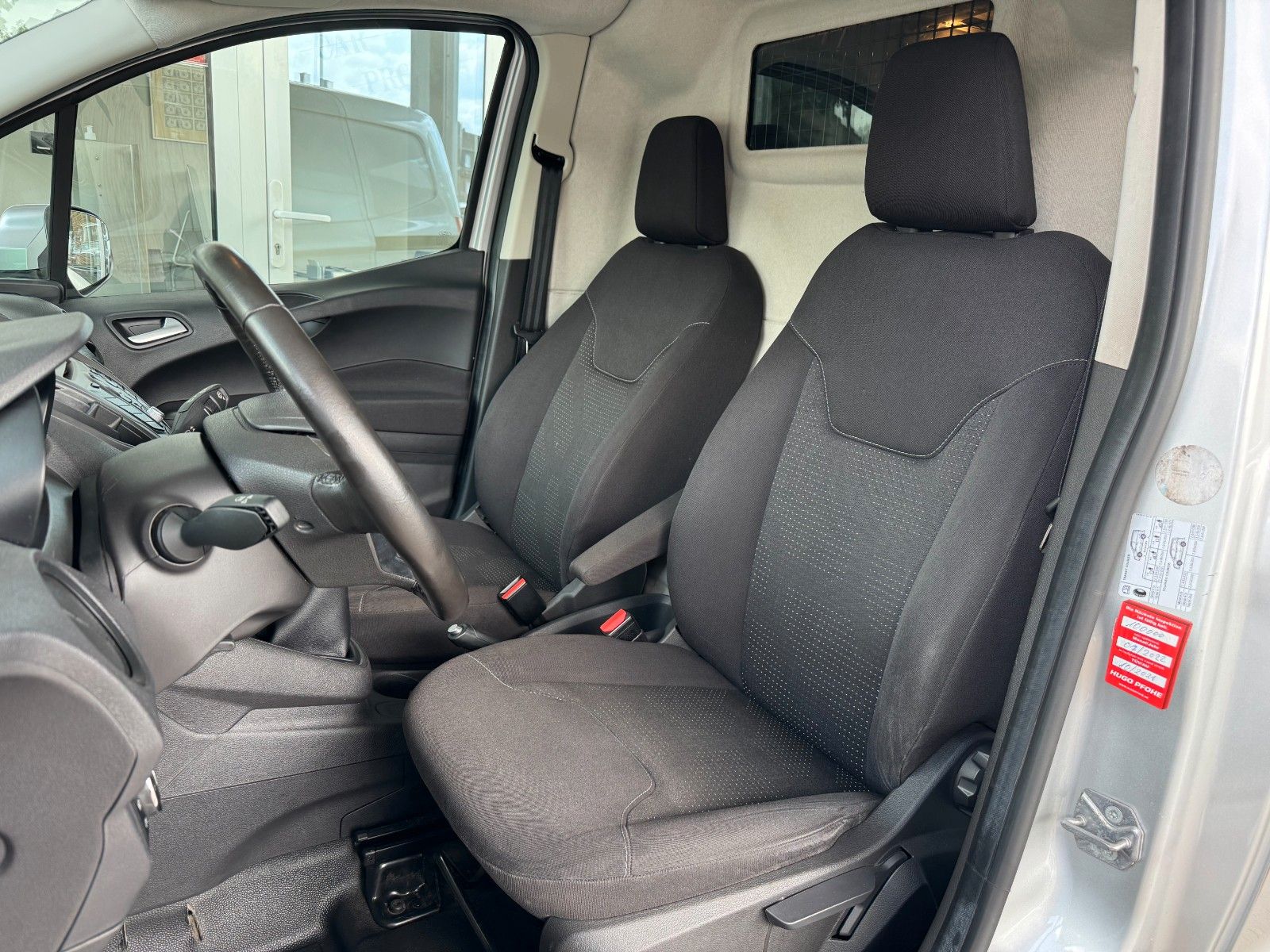 Fahrzeugabbildung Ford Transit Courier Klima/1.Hand