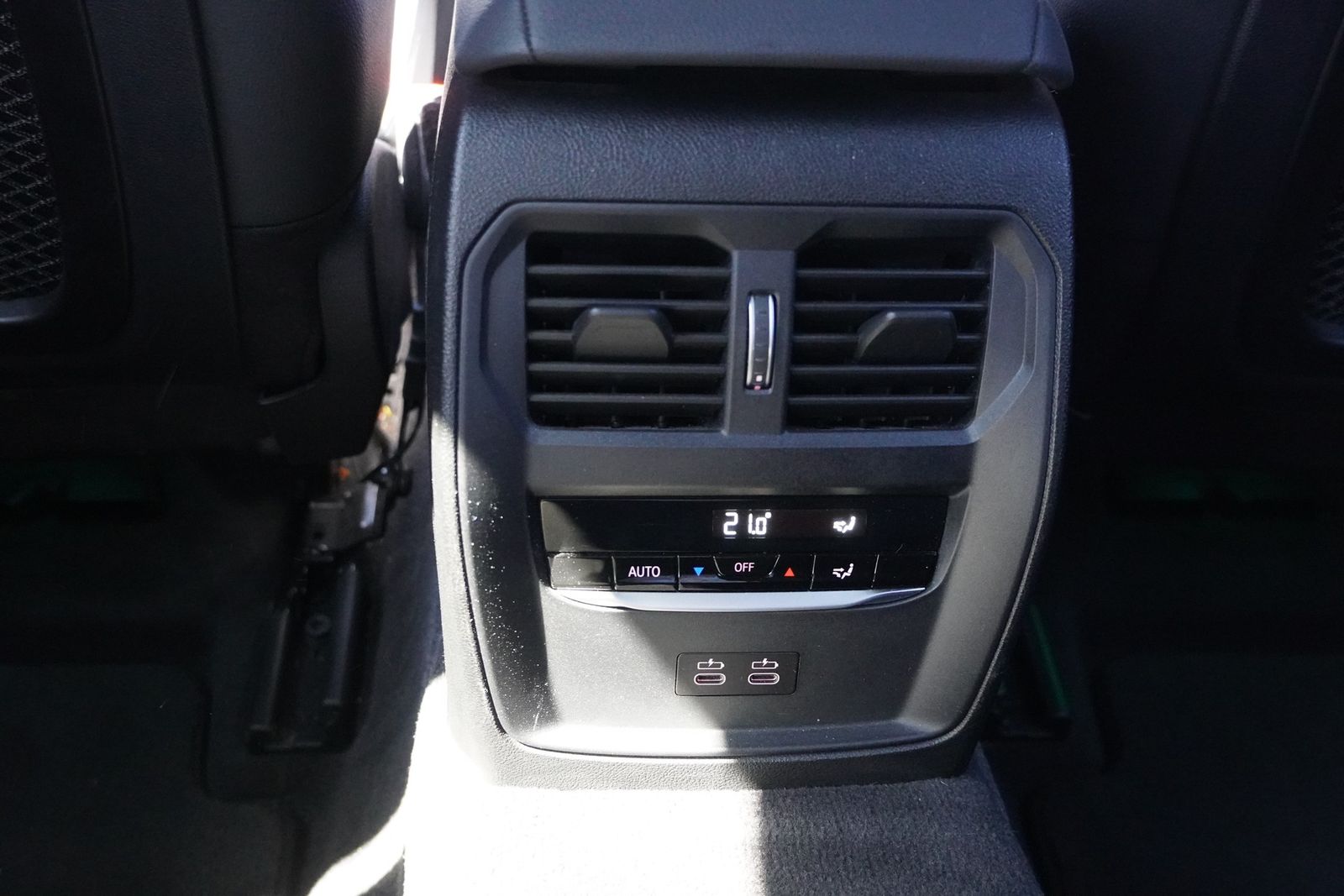 BMW 318i M Sport LED Navi AHK Tempomat Sitzheizung foto 25