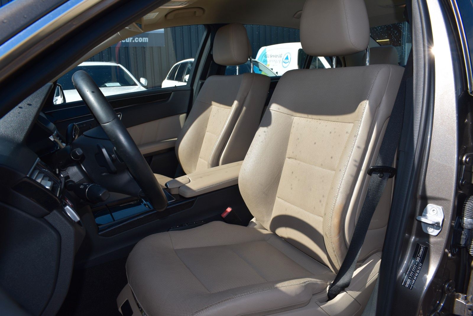Fahrzeugabbildung Mercedes-Benz E 350 CGI Limousine STH/AHK/MEMORY/KEYLESS
