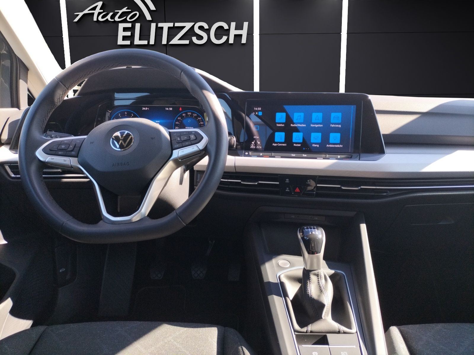 Fahrzeugabbildung Volkswagen Golf VIII TSI Life LED Kamera CarPlay SHZ PDC AC