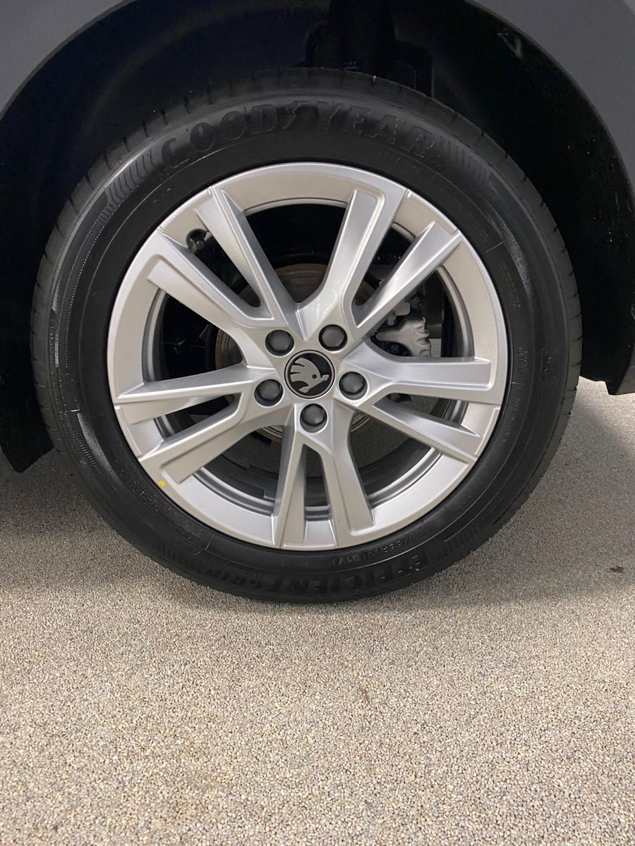 Fahrzeugabbildung SKODA Fabia 1.0 TSI  DSG 130 Top Selection+ACC+Kamera+