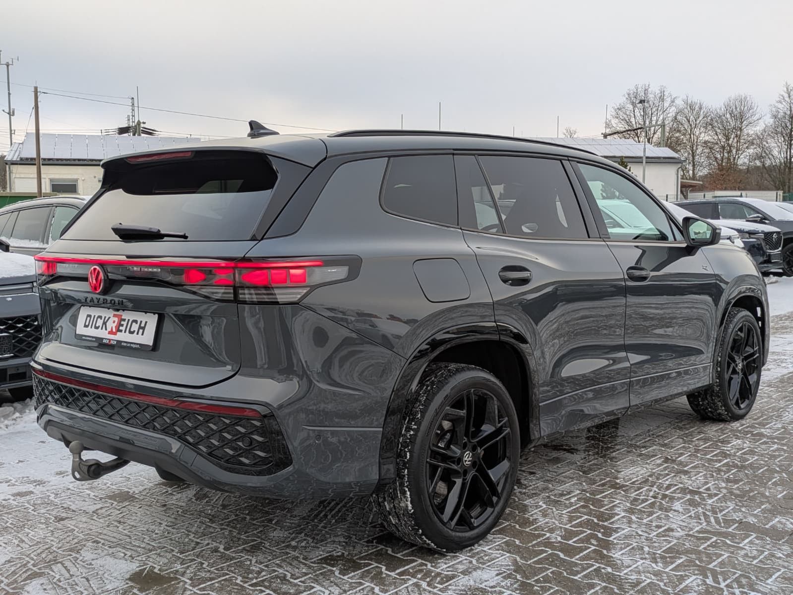 Fahrzeugabbildung Volkswagen Tayron 2.0 TDI 4M R-Line BLACK*7S*IQ-L.*PANO*HUD