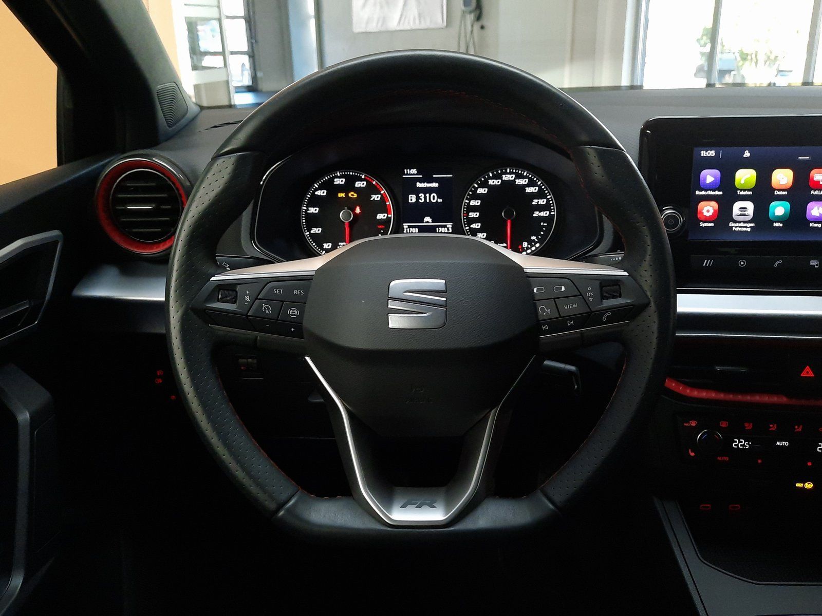 Fahrzeugabbildung SEAT Ibiza FR *LED*Einparkh.*Sitzhzg.*AppConnect*