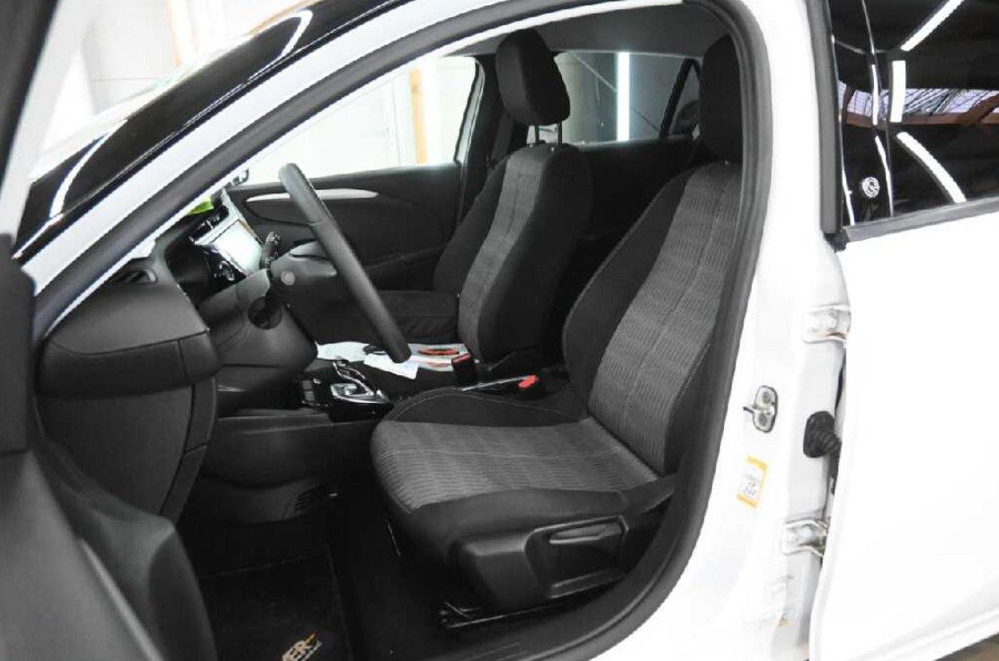 Fahrzeugabbildung Opel Corsa Fe Edition 50 KWH NAVI/TEMP/DAB/KLIMAAUT