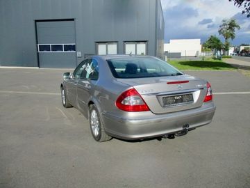 Mercedes E 200 - 4