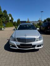 Mercedes-Benz C 180 CGI BlueEFFICIENCY ELEGANCE - Mercedes-Benz mit Benzin-Antrieb: Limousine, 180 Cgi Blueefficiency