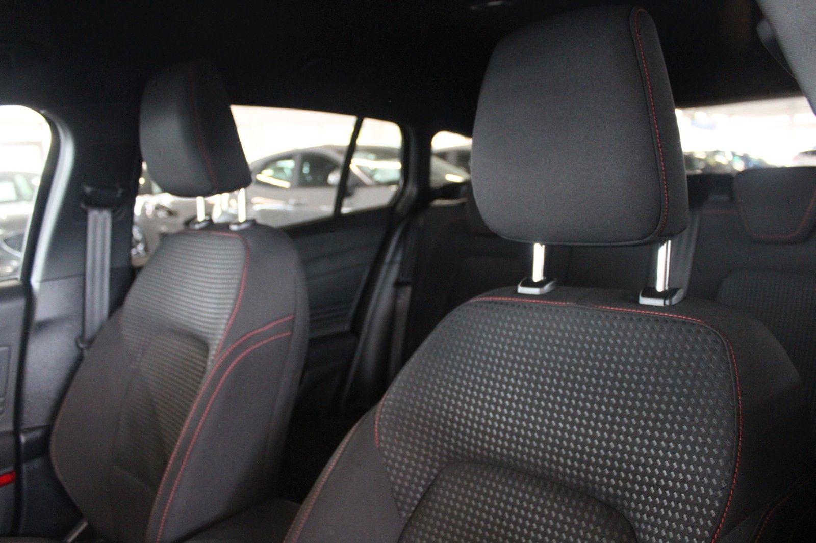 Fahrzeugabbildung Ford Focus ST-LINE Turnier Automatik LED NAVI CAM AHK