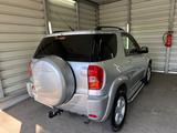 Toyota RAV 4 2.0-VVT-i 4x4 Automatik - - Toyota RAV 4 Gebrauchtwagen in Düsseldorf