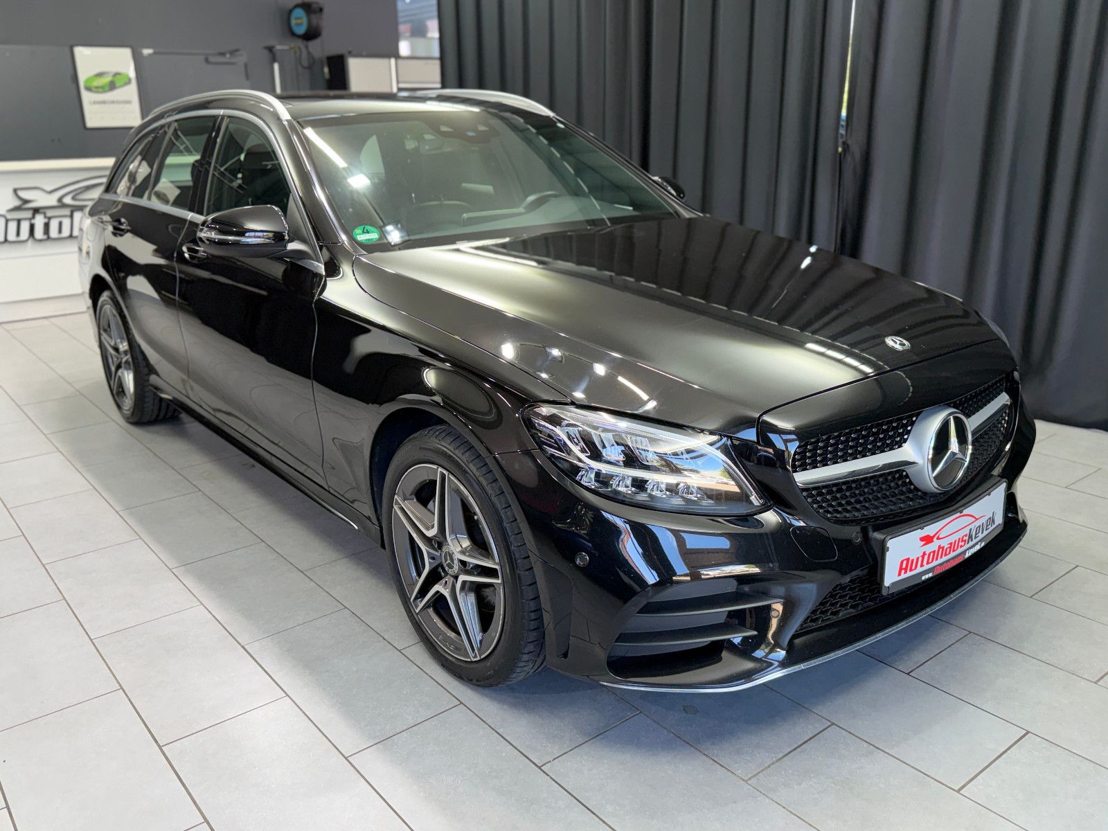 Fahrzeugabbildung Mercedes-Benz C 220d T 4Matic|AMG-LINE|PANORAMA|LED|NAVI|LEDER