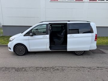 Mercedes V 220 - 3