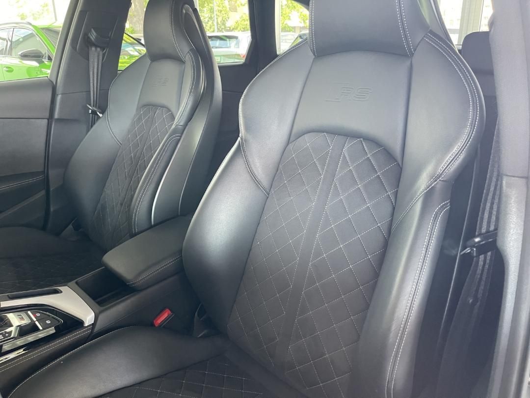 Fahrzeugabbildung Audi RS 4 Avant 2.9 quattro TFSI RS-AGA, MATRIX, Navi